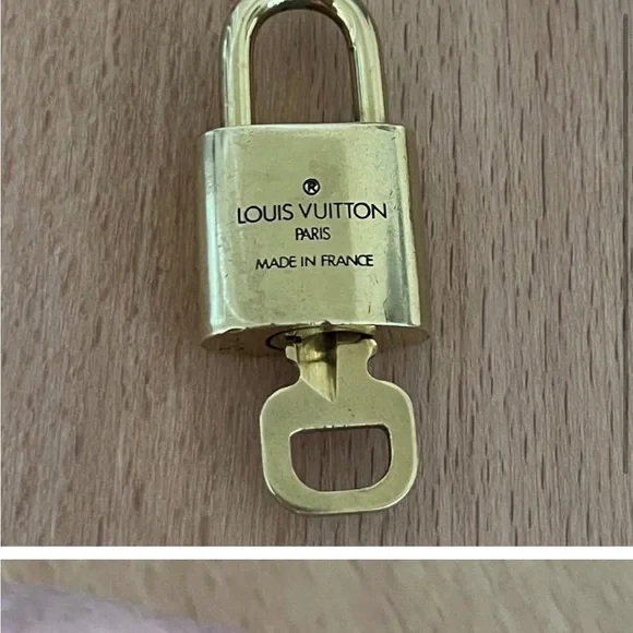 Louis Vuitton Gold Padlock Chain Necklace - Picture 14 of 15